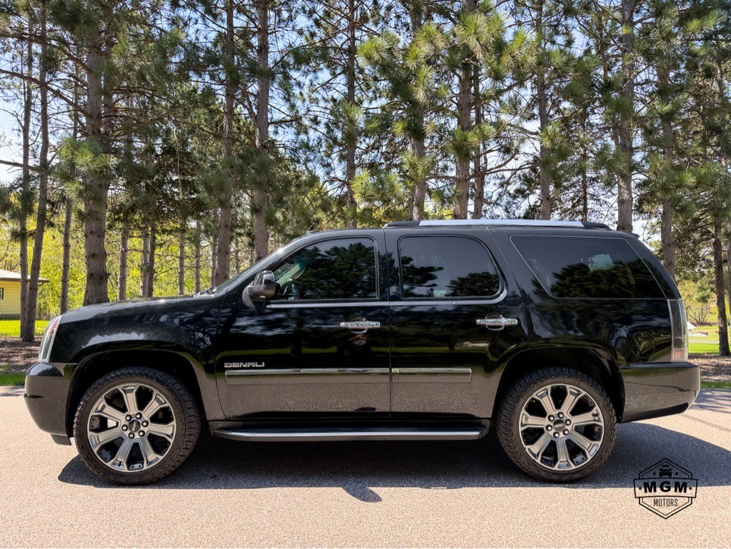 2012 GMC Yukon Image 2