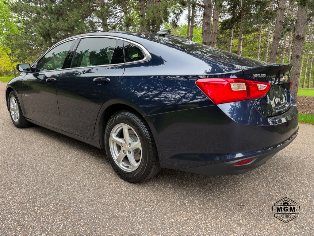 2018 Chevrolet Malibu Image 3