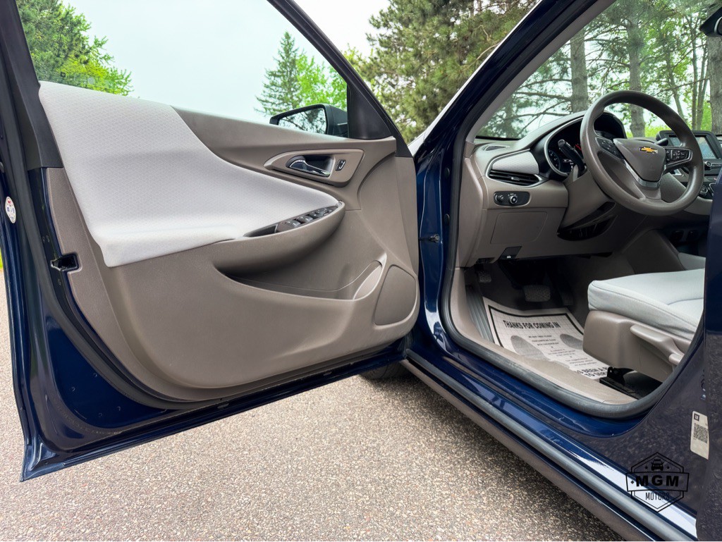 2018 Chevrolet Malibu Image 9