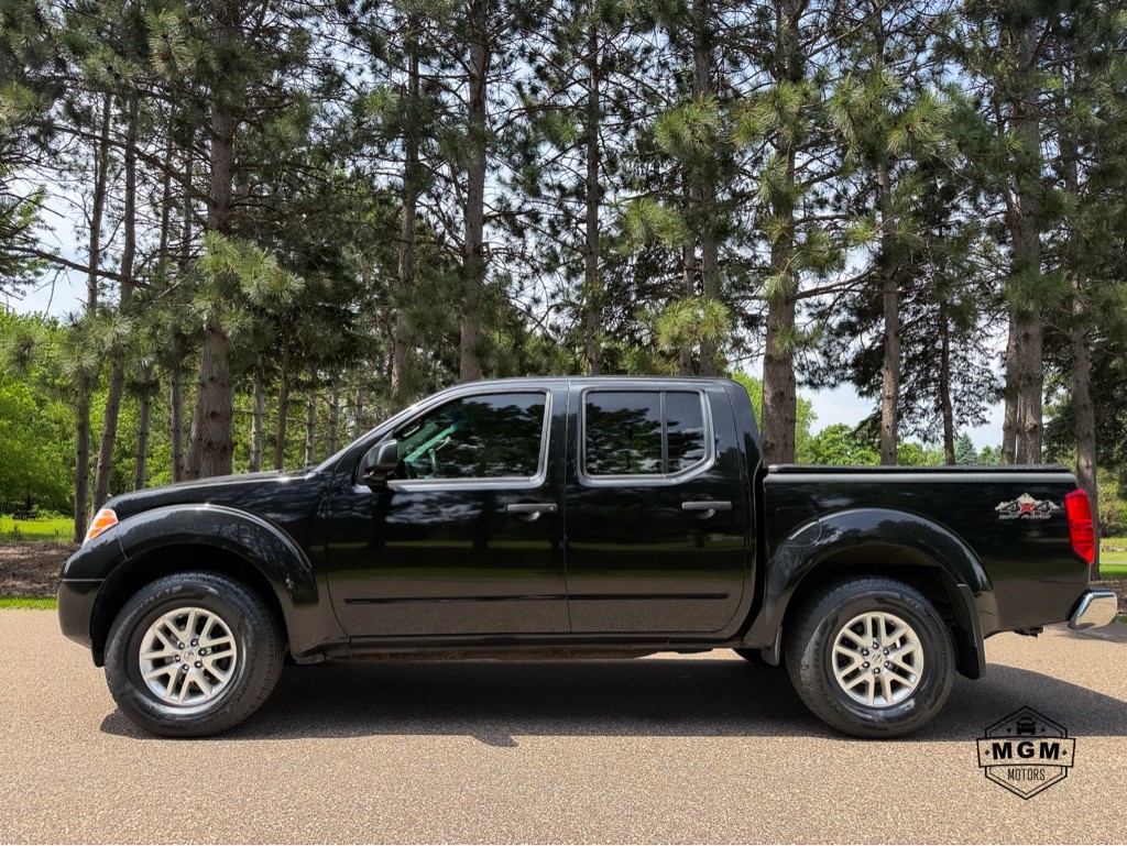 2016 Nissan Frontier Image 2