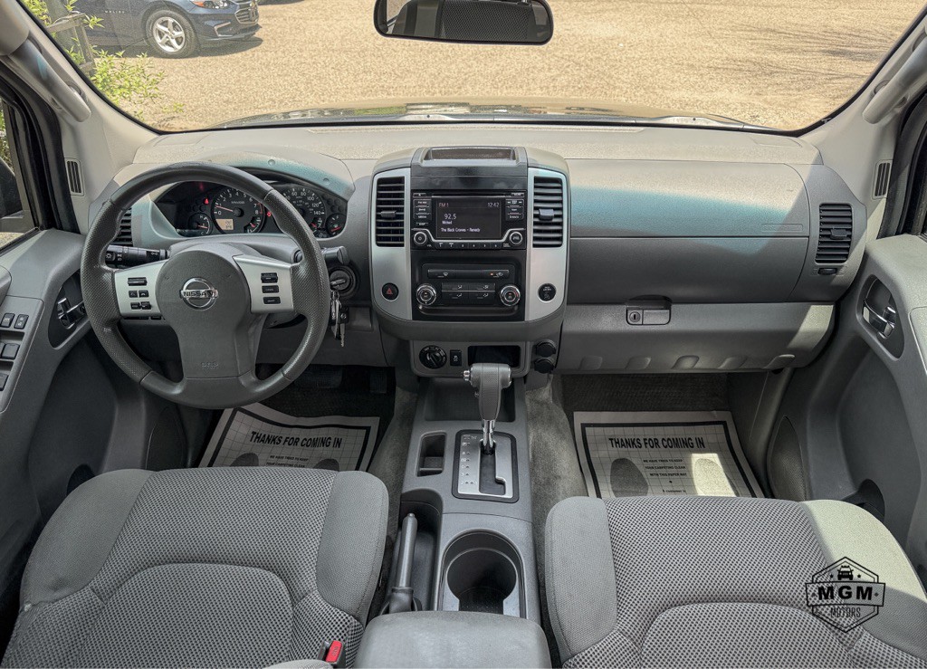 2016 Nissan Frontier Image 17