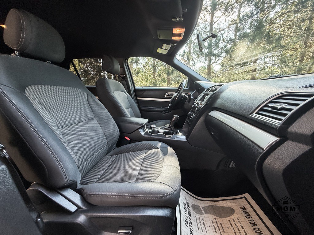 2017 Ford Explorer Image 16