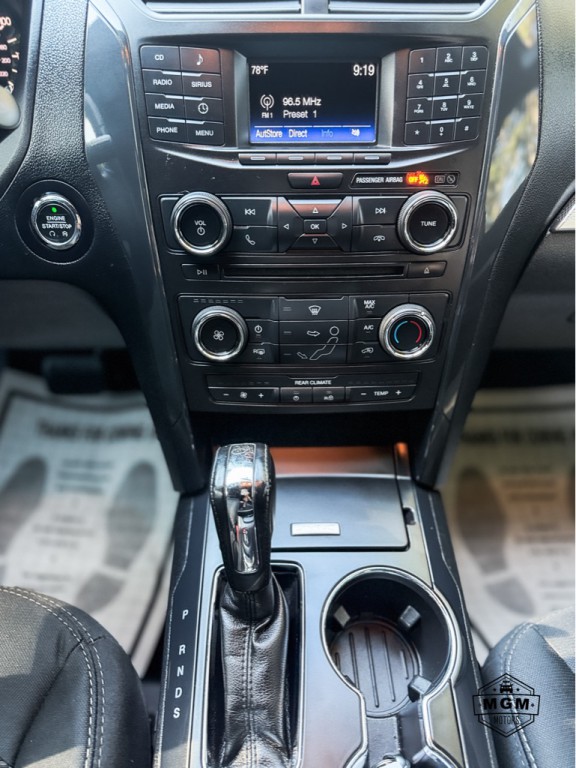 2017 Ford Explorer Image 18