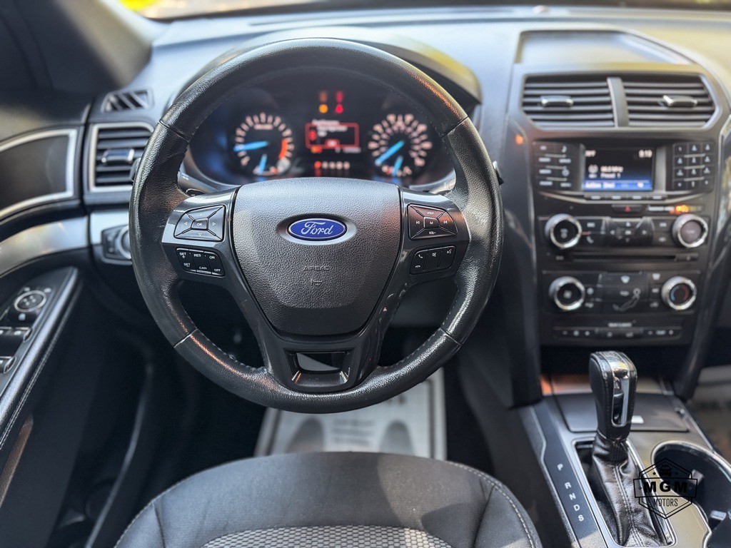 2017 Ford Explorer Image 19