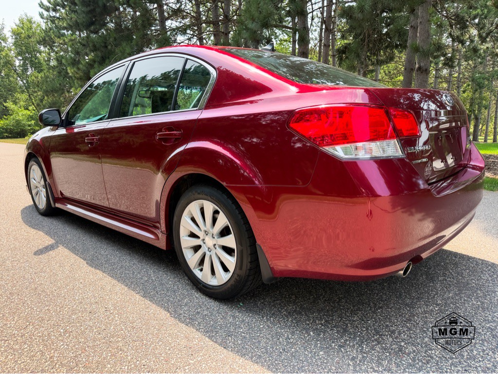 2011 Subaru Legacy Image 3