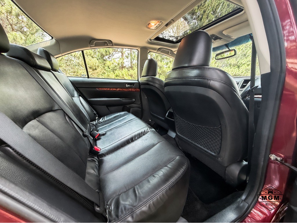 2011 Subaru Legacy Image 12
