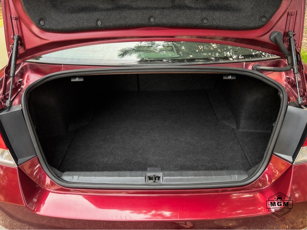 2011 Subaru Legacy Image 22