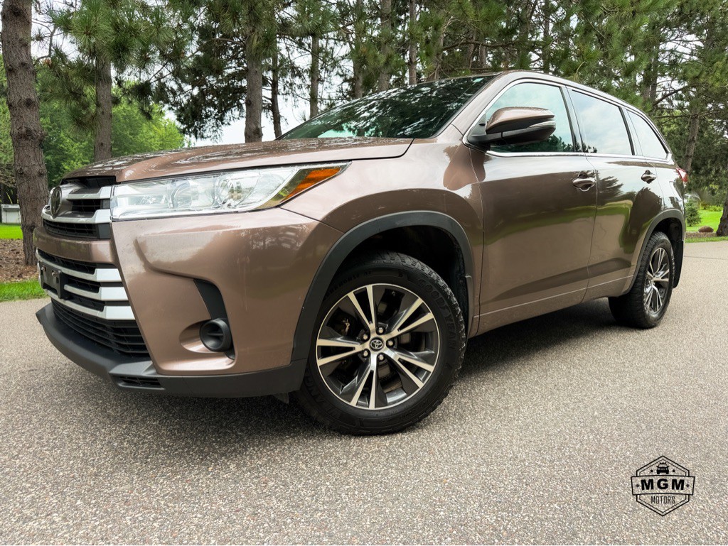 2017 Toyota Highlander Image 1