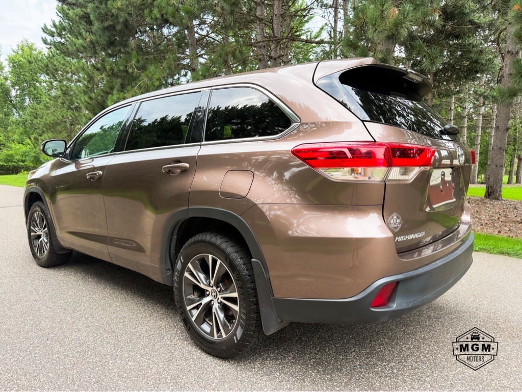 2017 Toyota Highlander Image 3