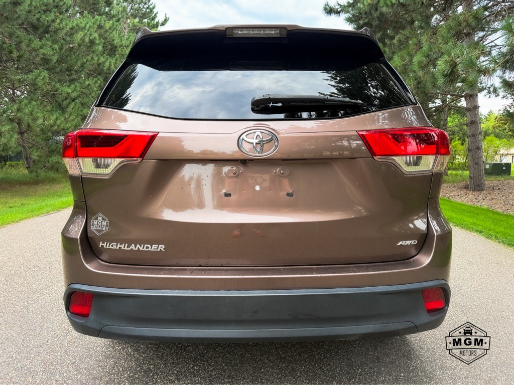 2017 Toyota Highlander Image 4