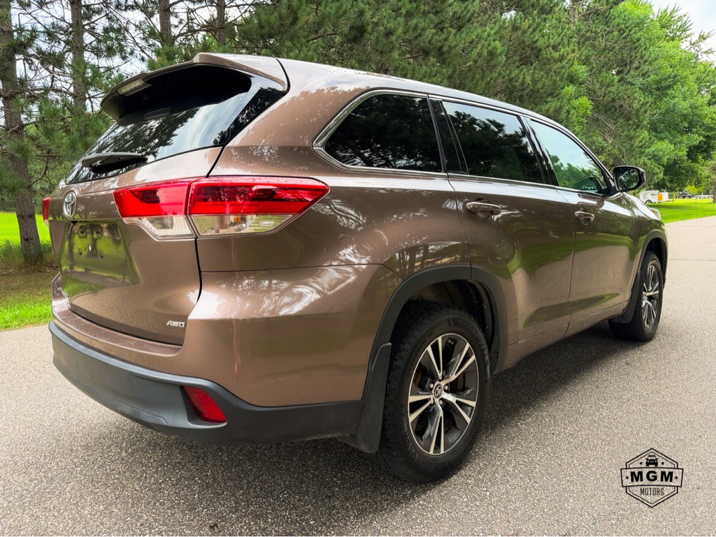 2017 Toyota Highlander Image 5