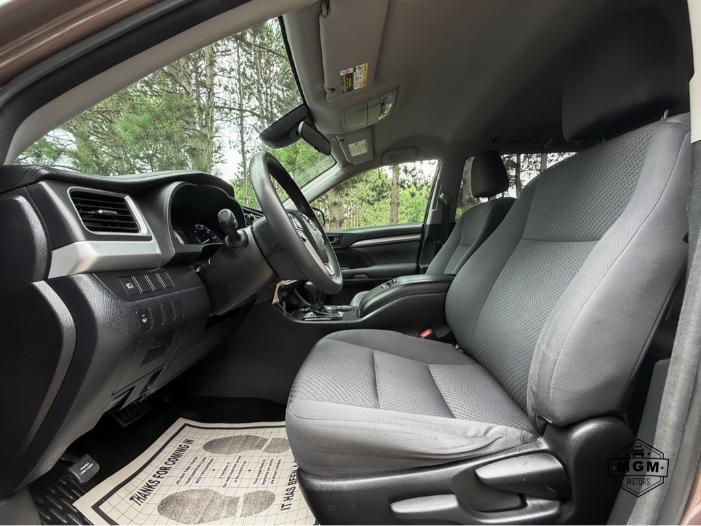 2017 Toyota Highlander Image 10