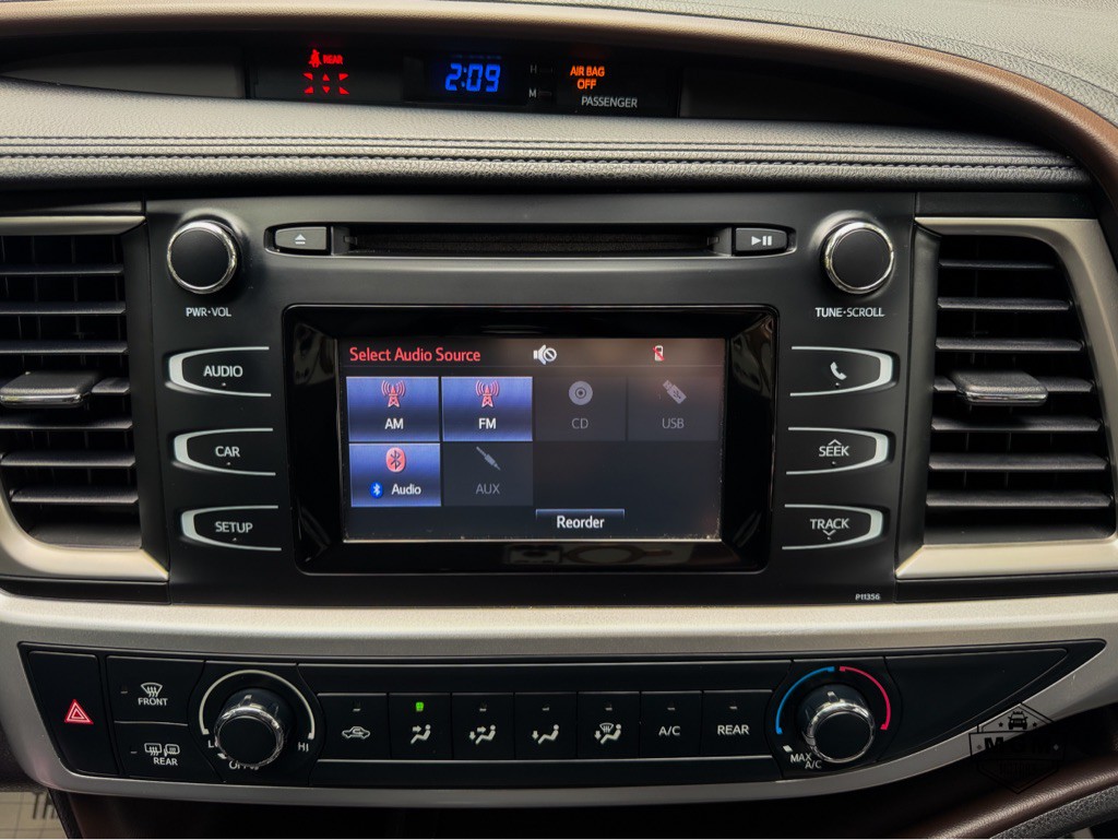 2017 Toyota Highlander Image 18