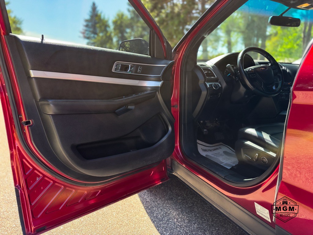 2016 Ford Explorer Image 9