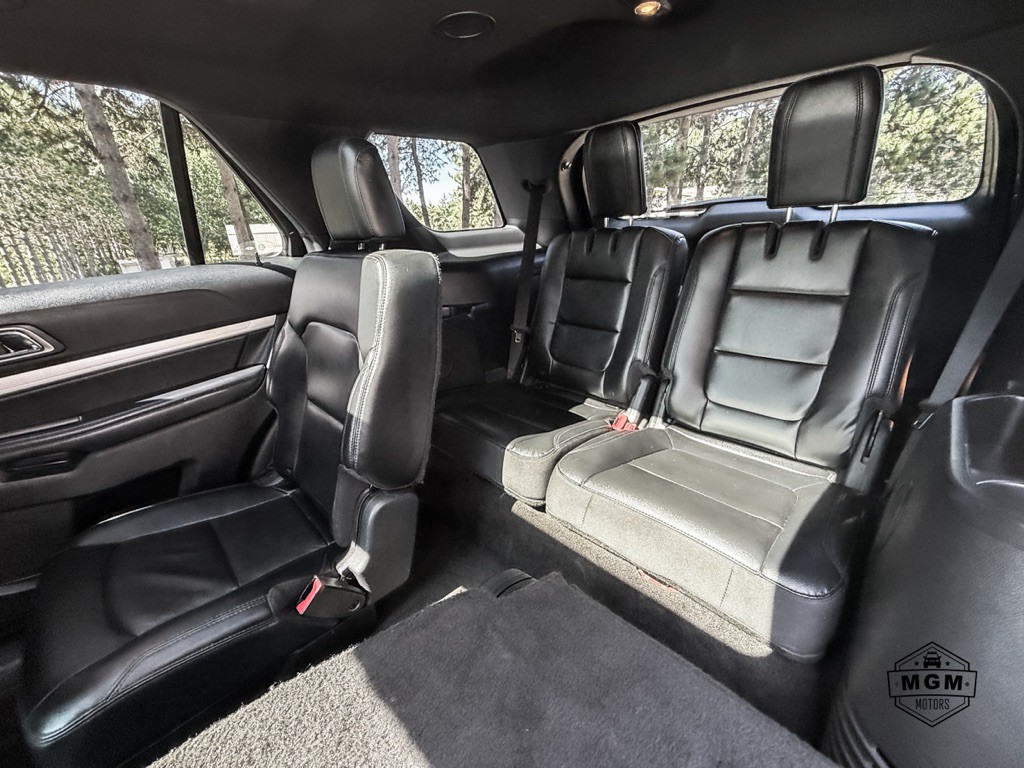 2016 Ford Explorer Image 12