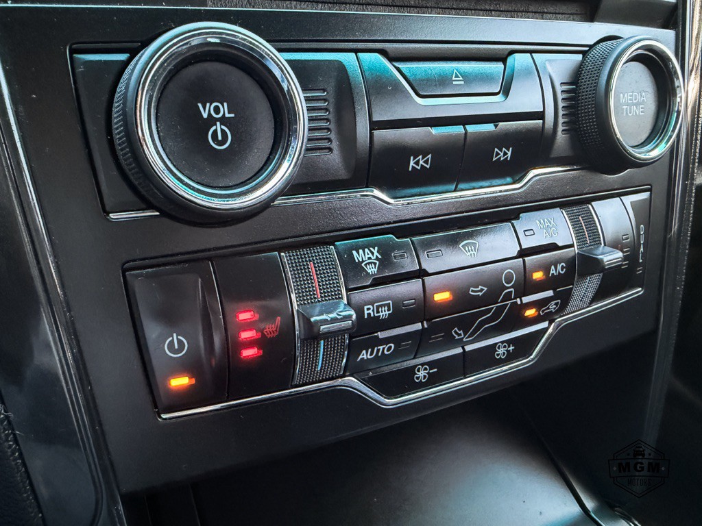 2016 Ford Explorer Image 20