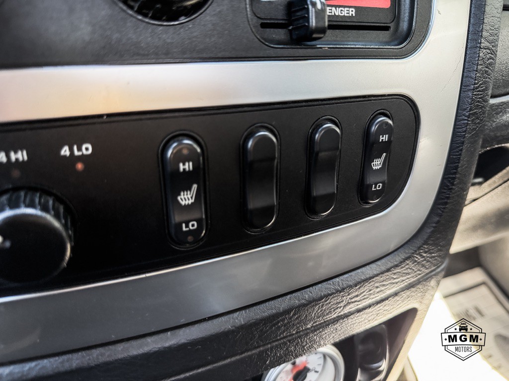 2004 Dodge Ram 3500 Image 18