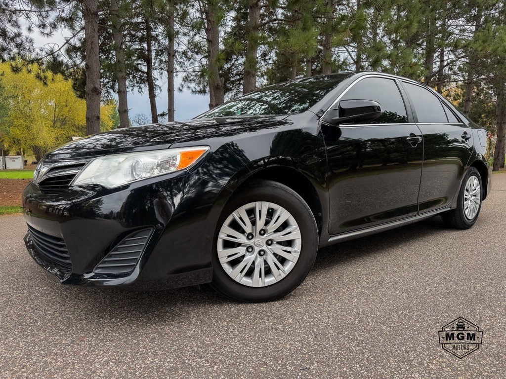 2012 Toyota Camry Image 1