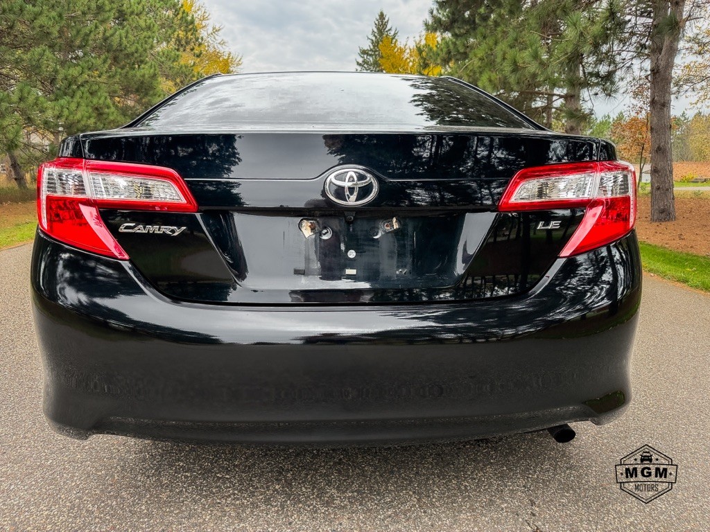 2012 Toyota Camry Image 4