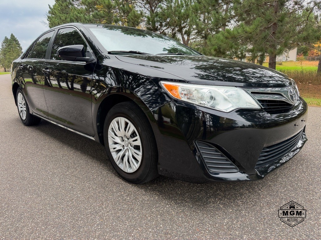 2012 Toyota Camry Image 7