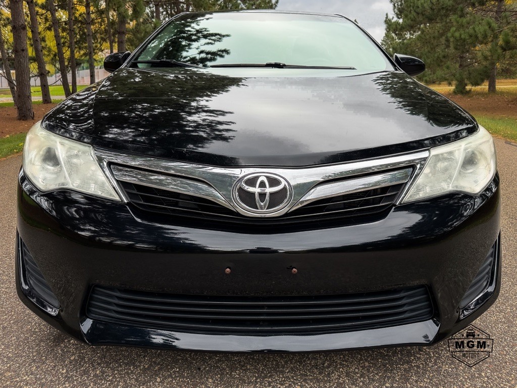 2012 Toyota Camry Image 8