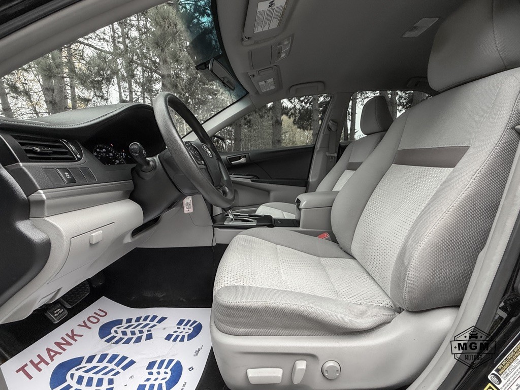 2012 Toyota Camry Image 10