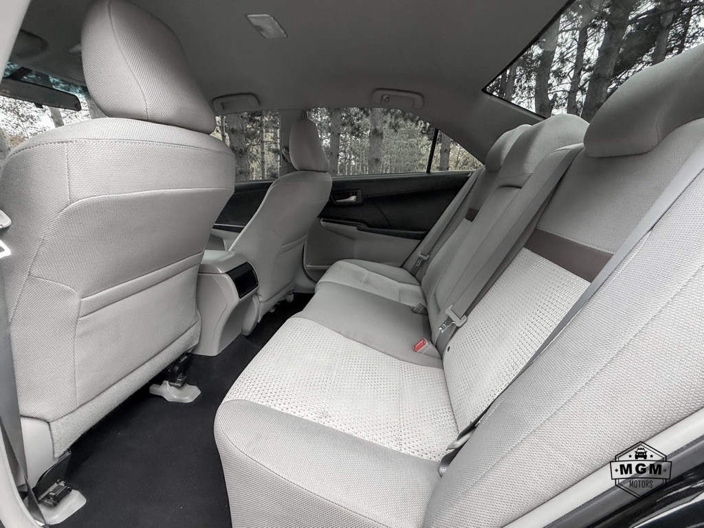 2012 Toyota Camry Image 11