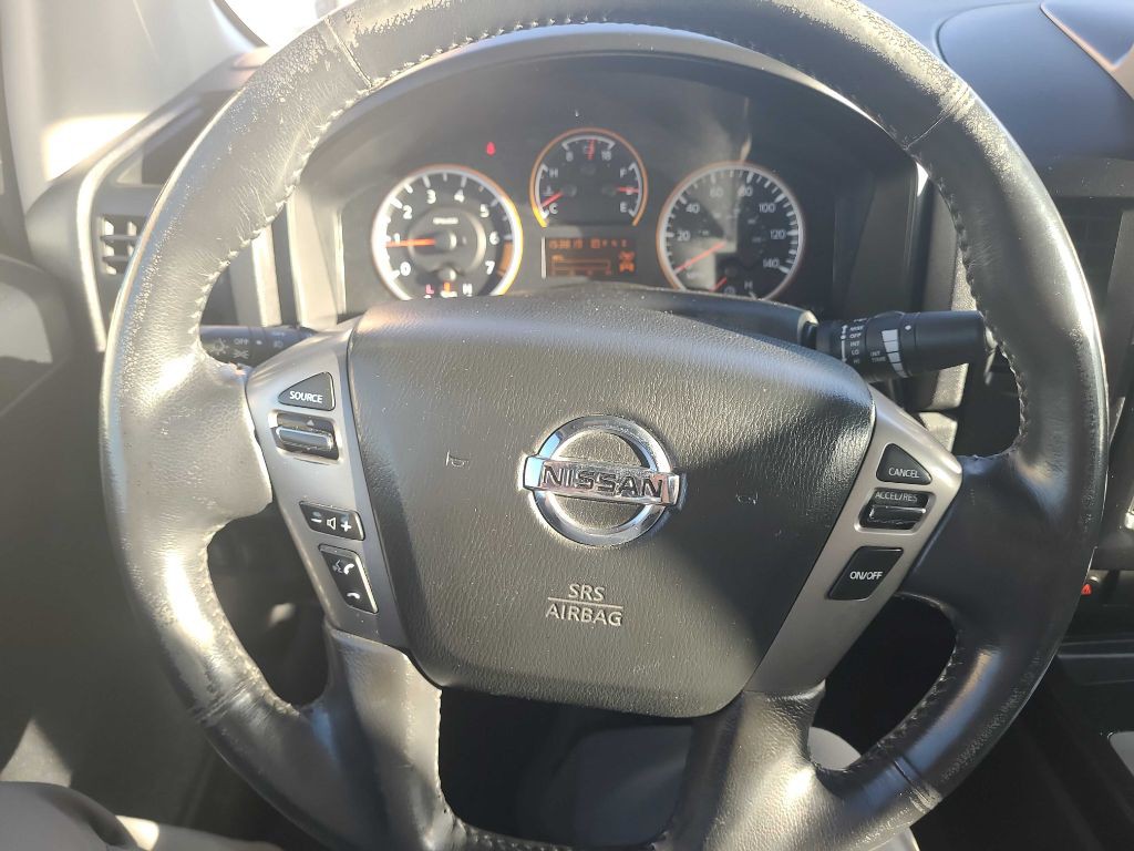 2014 Nissan Titan Image 4