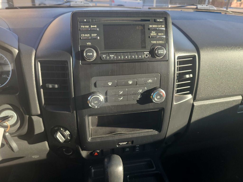 2014 Nissan Titan Image 9
