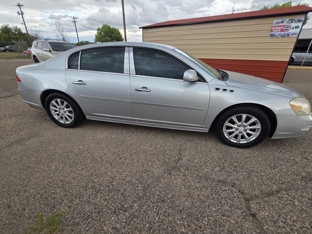 2010 Buick Lucerne Image 2