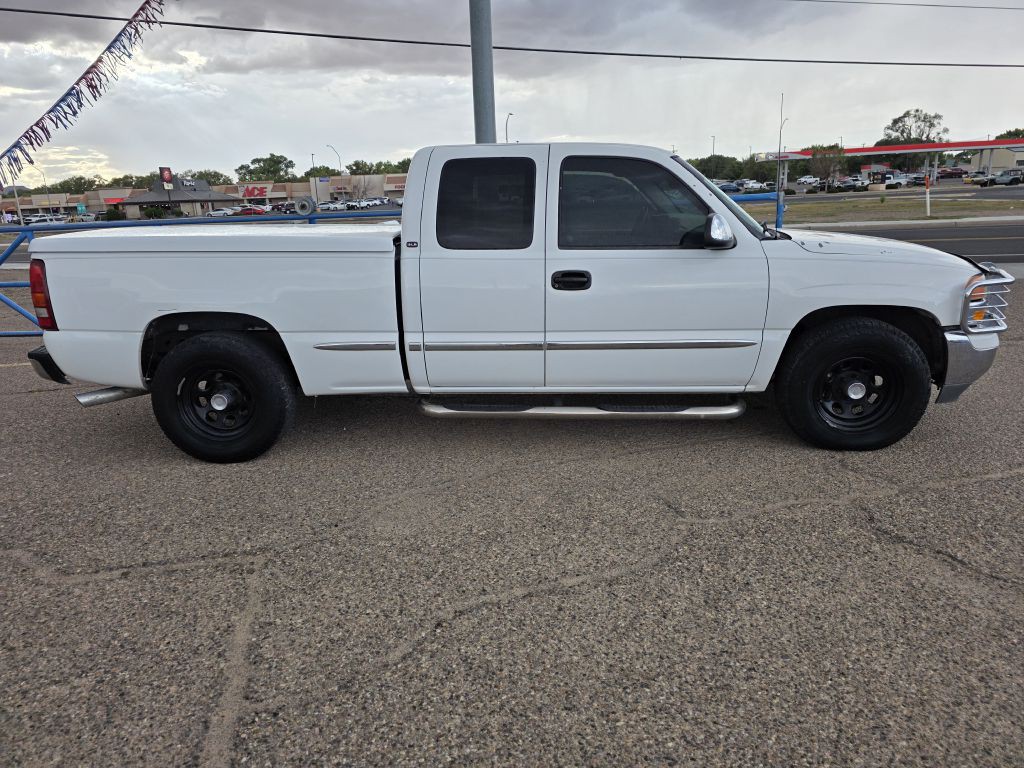 2002 GMC Sierra 1500 Image 2