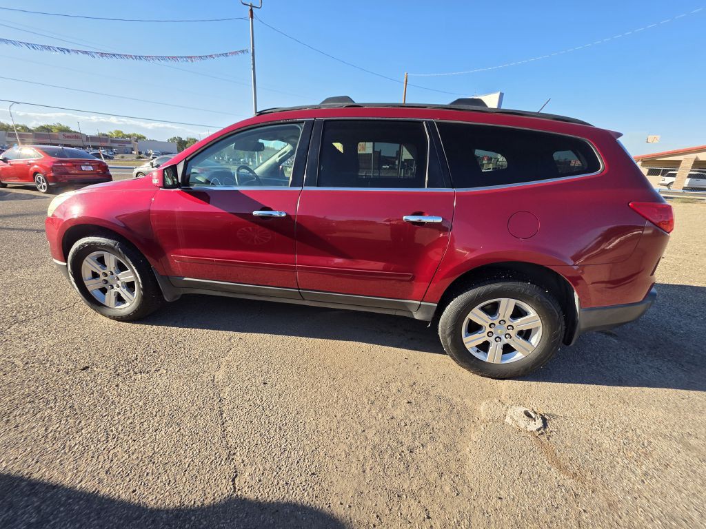 2012 Chevrolet Traverse Image 2