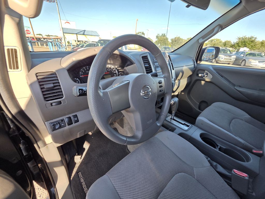 2012 Nissan Frontier Image 3