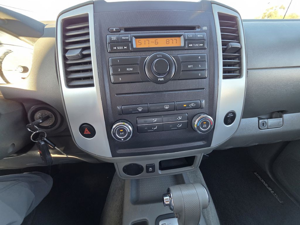 2012 Nissan Frontier Image 6