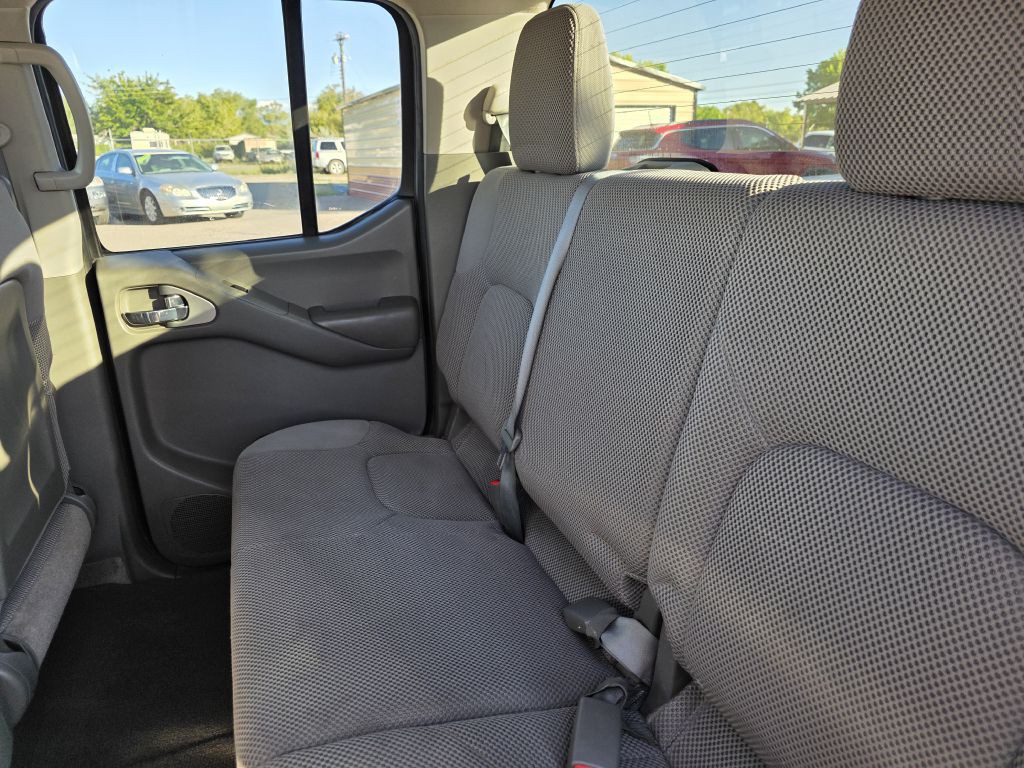 2012 Nissan Frontier Image 11