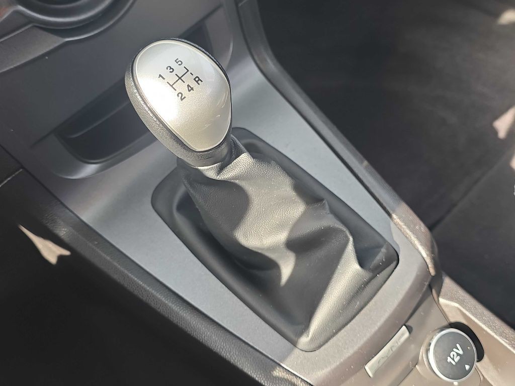 2017 Ford Fiesta Image 6