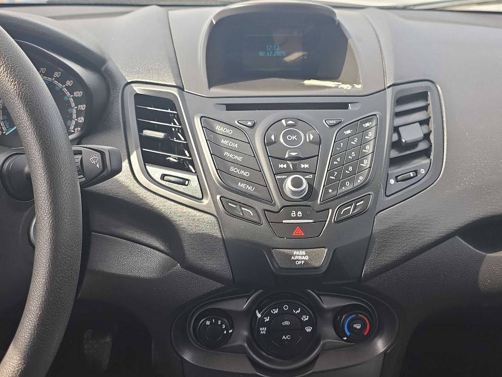 2017 Ford Fiesta Image 5