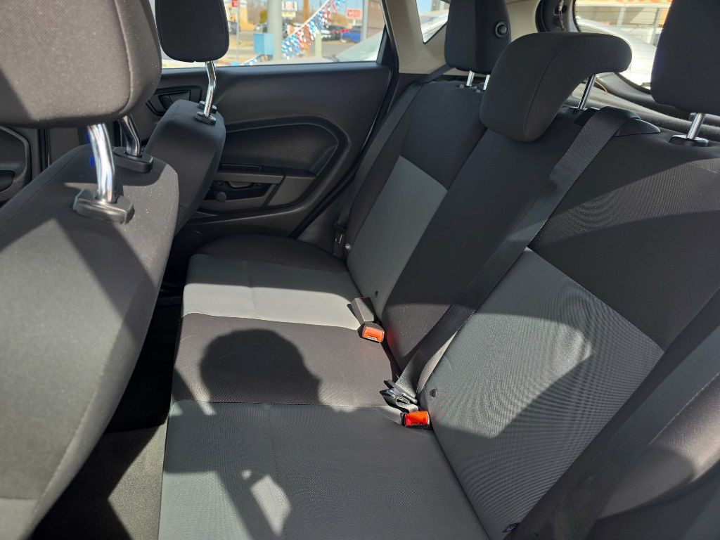2017 Ford Fiesta Image 8