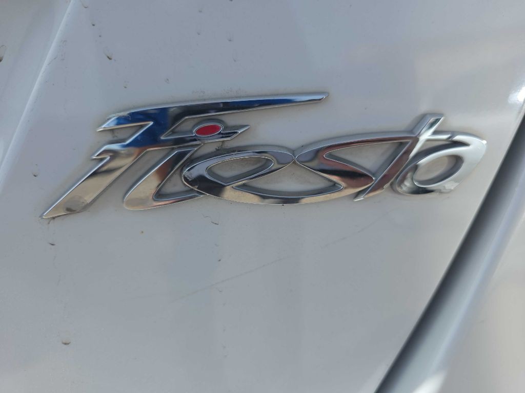 2017 Ford Fiesta Image 12