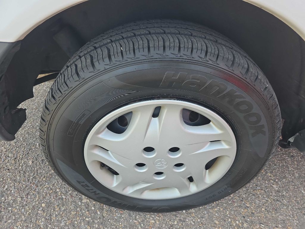 2003 Toyota Sienna Image 10