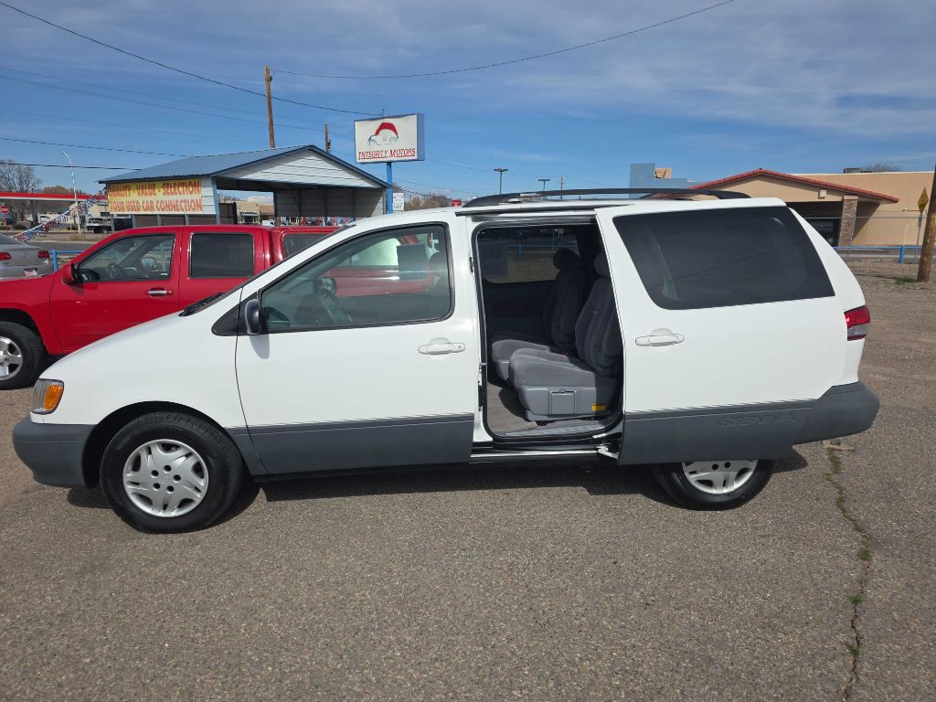 2003 Toyota Sienna Image 16