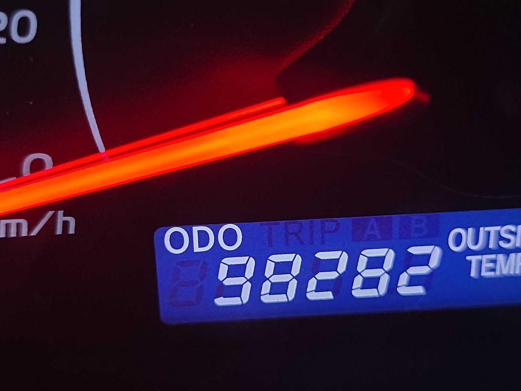 2011 Toyota Camry Image 4