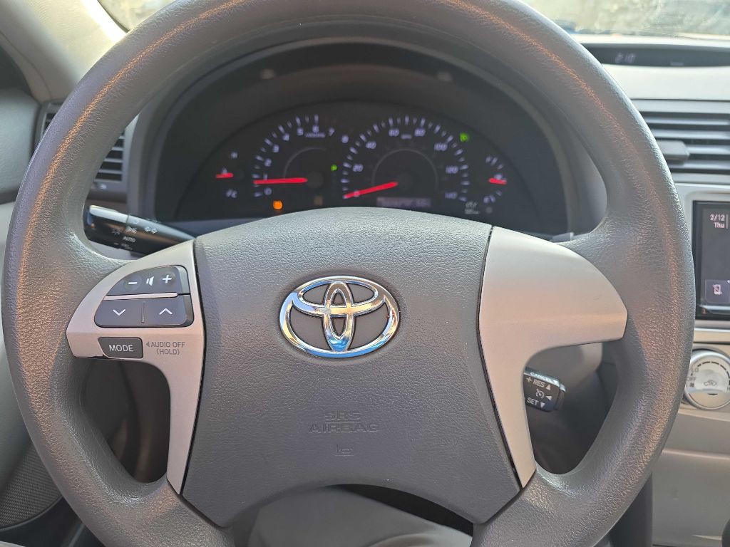 2011 Toyota Camry Image 5