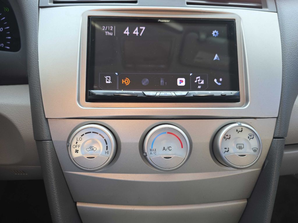 2011 Toyota Camry Image 6