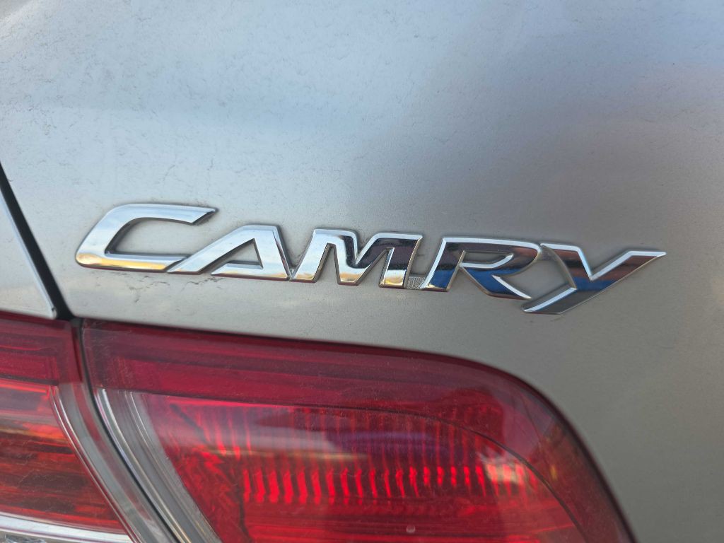 2011 Toyota Camry Image 12