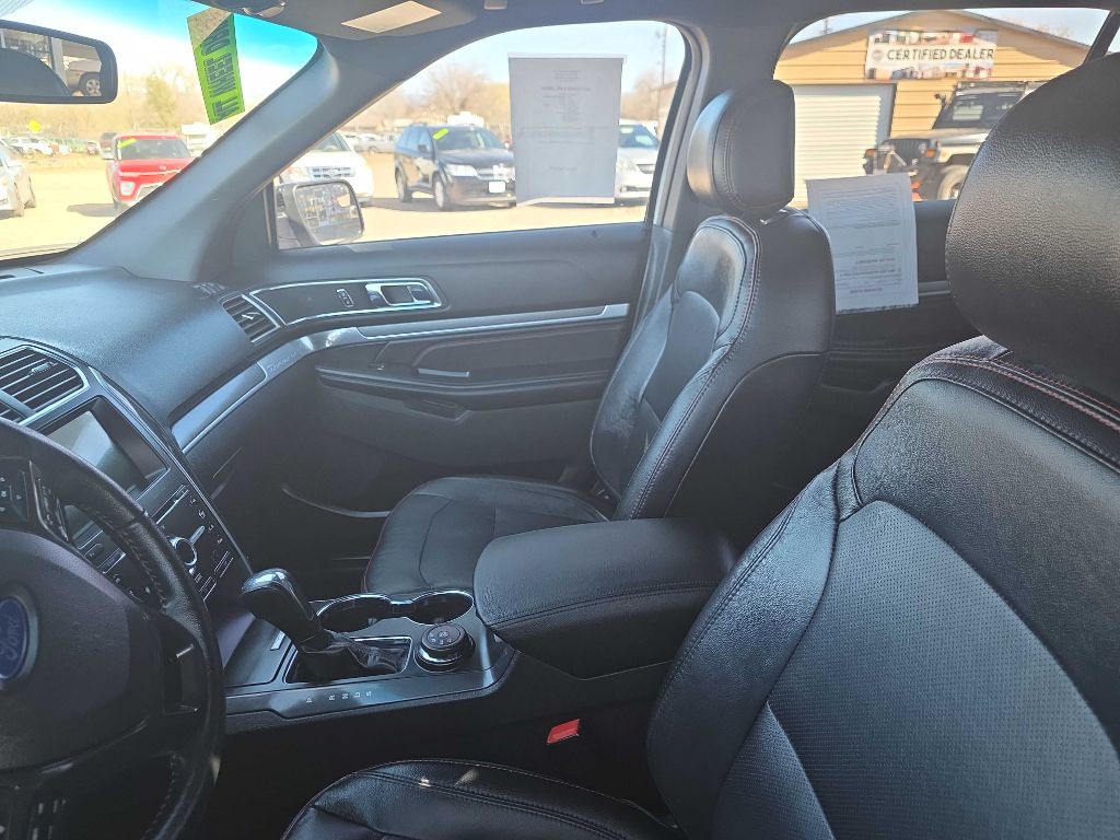 2017 Ford Explorer Image 4