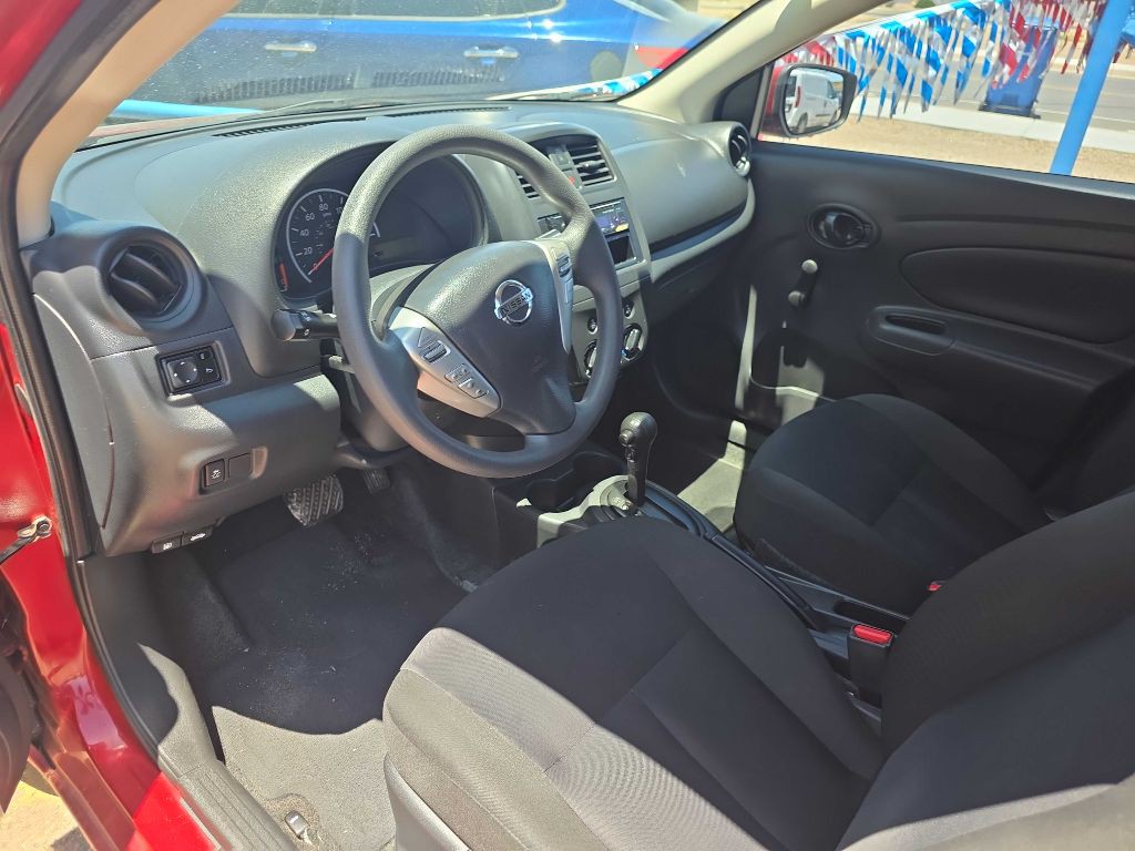 2018 Nissan Versa Image 2