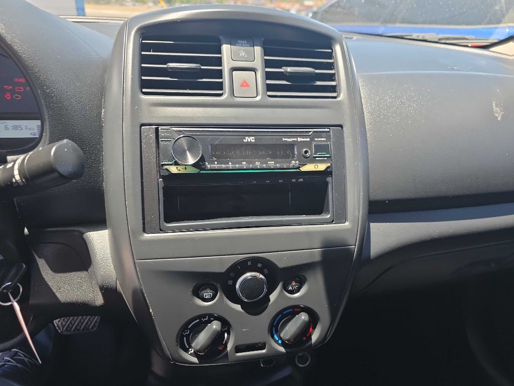 2018 Nissan Versa Image 7