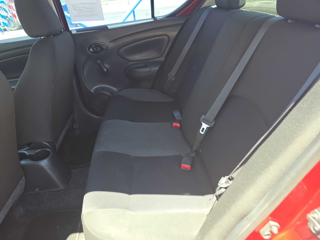2018 Nissan Versa Image 9