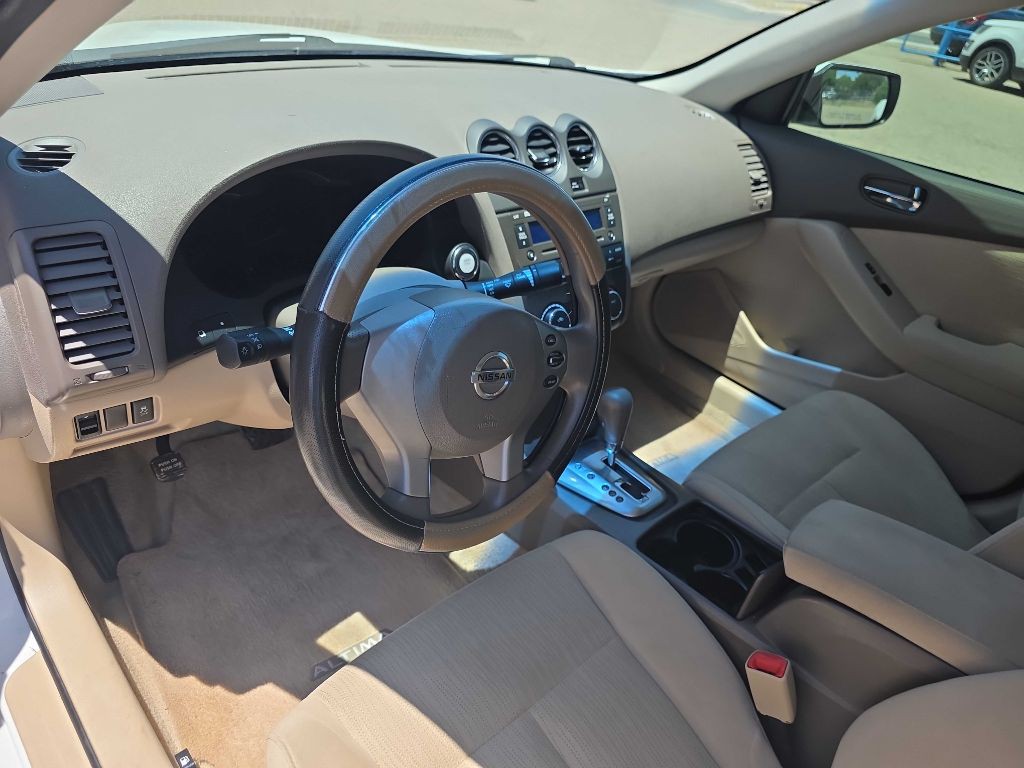 2012 Nissan Altima Image 10